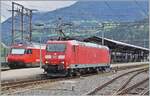 Die DB 185 104-7 verlässt als Lokzug den Bahnhof von Brig.