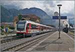 Während auch der zb  Fink  ABeh 161 013 (und  Adler  ABeh 150) Bahnfotografen zu begeistern vermag, dampf im Hintergrund die HG 3/3 1068 der BDB (Brünig Dampf Bahn).