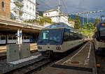 Der MOB GoldenPass-Zug R 2232 nach Zweisimmen verl�sst am 26 Mai 2023 den Bahnhof Montreux, am Zugschluss der vierachsige MOB 1.Klasse Panorama-Steuerwagen Ast 117 (ex Arst 117).