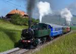 JAHRESRUECKBLICK 2014
von Walter Ruetsch
MAI
OeBB: 150 Jahre Eisenbahn in Konolfingen. Grosses Bahnhoffest in Konolfingen vom 31. Mai und 1. Juni 2014. Extrazug der Oensingen Balsthal Bahn vom 31. Mai 2014 mit Ed 2x2/2 196 und J-S 35 mit Volldampf in der Steigung bei Biglen.