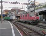 Die SBB Cargo Re 4/4 II 11289 (Re 420 289-1) mit einen Güterzug nach St-Triphon.