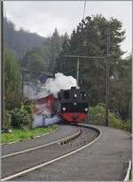 La DER de la Saison / Das Saison Ende der Blonay Chamby Bahn 2024 - Seit einigen Jahren zeigt die Blonay Chamby Bahn zum Saison Ende mit einem verdichteten Fahrplan noch einmal ihrere herrlichen Fahrzeuge im Einsatz. 
Gleich zu Beginn erreicht die SEG G 2x 2/2 105 mit dem Riviera Belle Epoque Blonay. Der Zug wird als Leermaterial nach Blonay geführt und fährt dann als Riviera Belle Epoque nach Vevey. 

27. Okt. 2024