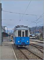 Mitten im Winter steht der Blonay Chamby Bahn TL Ce 2/3 28 abgebügelt in Blonay. Der Triebwagen wurde 1948 von der SWS/SAAS für die TL gebaut.

18. Jan. 2025 