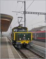 Die SNCF C 20155 UIC N° 97 85 1 932-0 (ex SBB Ee 3/3 II 16515, ex SNCF C 20155) des Verein  Team C-20155  steht am Bahnsteig in Balsthal. Hier können Interessierte eine Führerstandmitfahrt zur Klus und zurück mitmachen. Die Ee 3/3 fährt jeweils auf Blockdistanz zum halbstündlichen R22 in Richtung Klus und dann vor der Rückfahrt des R22 wieder zurück nach Balsthal. 

8. Nov. 2025