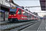 Der CJ ABe 4/12 672  Trotteuse  ist als R 36 von Glovelier nach La Chaux de Fonds unterwegs und wartet in Saignelégier (planmässig) ein paar Minuten auf die Weiterfahrt, was mir zum fotografieren sehr gelegen kam. 

13. Jan. 2025   