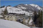 Zwei MOB Alina ABe 4/4 / Be 4/4 Serie 9000 mit einem kurzen Regionalzug auf dem Viadukt bei Flendruz auf der Fahrt nach Montreux.

3. Dez. 2020