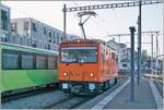 Auch nicht perfekt im Licht, aber doch ein Foto wert: Der TPC HGem 2/2 942 wartet in Aigle auf die Abfahrt in Richtung Leysin. 

30. Okt. 2024