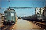 Der SBB BDe 4/4 1301 wartet in Genève auf die Abfahrt nach La Plaine. Die SBB verfügte über zwei Gleichstrom BDe 4/4 Triebwagen für den Verkehr nach La Plaine, welche damals für den angeboten Stundentakt ausreichten, der jedoch Bedarfsgerecht verdichtet werden sollte, somit wurden die in die Jahre gekommen Triebwagen wurden wenige Monate später durch fünf neue Bem 550 ersetzt. Im Oktober 1993