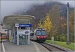 Thalbrücke mit der einfahrenden OeBB S22 26041 von Oensingen nach Balsthal. Links im Bild wirbt der Eisenbahnklub Balsthal für den Tag der offenen Tür. Im Ramen dieser Veranstaltung bot der Verein  Team Ee 3/3 II 16515  am Samstag mit der schmucken SNCF C 90155 UIC  N° 97 85 1 932-0 (ex SBB Ee 3/3 II 1615, ex SNCF C 90155) Führerstandfahren Balsthal - Klus - Balsthal) an. 

8. Nov. 2025