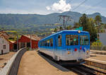 Der BDhe 2/4 14 mit dem Bt 24 erreichen am 01.08.2019 das Hochperron vom Turmbahnhof in Arth-Goldau.