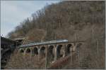 Ein SBB ETR 470 auf dem Pianotondo Viadukt in der Biaschina (Sdrampe).