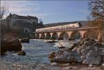 S16 mit RABe 514 in Richtung Winterthur auf der Rheinfallbrücke.