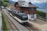 Der MOB Be 4/4 9201  Alpina  beim der einfahrt in den Bahnhof von Chamby, dessen Bahnhofsgebäude wunderschön restauriert wurde. 

20. Mai 2024