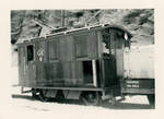 Jungfraubahn Lok 9 mit teilweise offener Seitenwand.