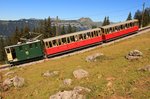 Schynige Platte Bahn: Lok 61 mit den Wagen 43 und 44 oberhalb Breitlauenen, 23.August 2016.