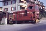 Die Diesellok  Mutz  der Gaswerkbahn Bern; hier beim Ueberqueren der stark befahrenen Seftigenstrasse in Wabern.