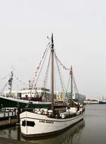 bremen-bremerhaven-6/613819/-das-segelschiff-line-hinsch-aufgenommen . Das Segelschiff 'Line Hinsch' aufgenommen am 10.04.2018 im Neuen Hafen von Bremerhaven. (Hans)