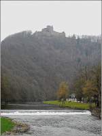 Die Burg Bourscheid mit der Sauer in Vordergrund von Bourscheid-Plage aus fotografiert am 22.03.09.