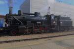 Ex-CSD 434.2186 setzt sich am 27 September 2025 in Benesov u Prahy vor ein Dampfpendelzug während das Museumszugspektakel  STEAM56 . 